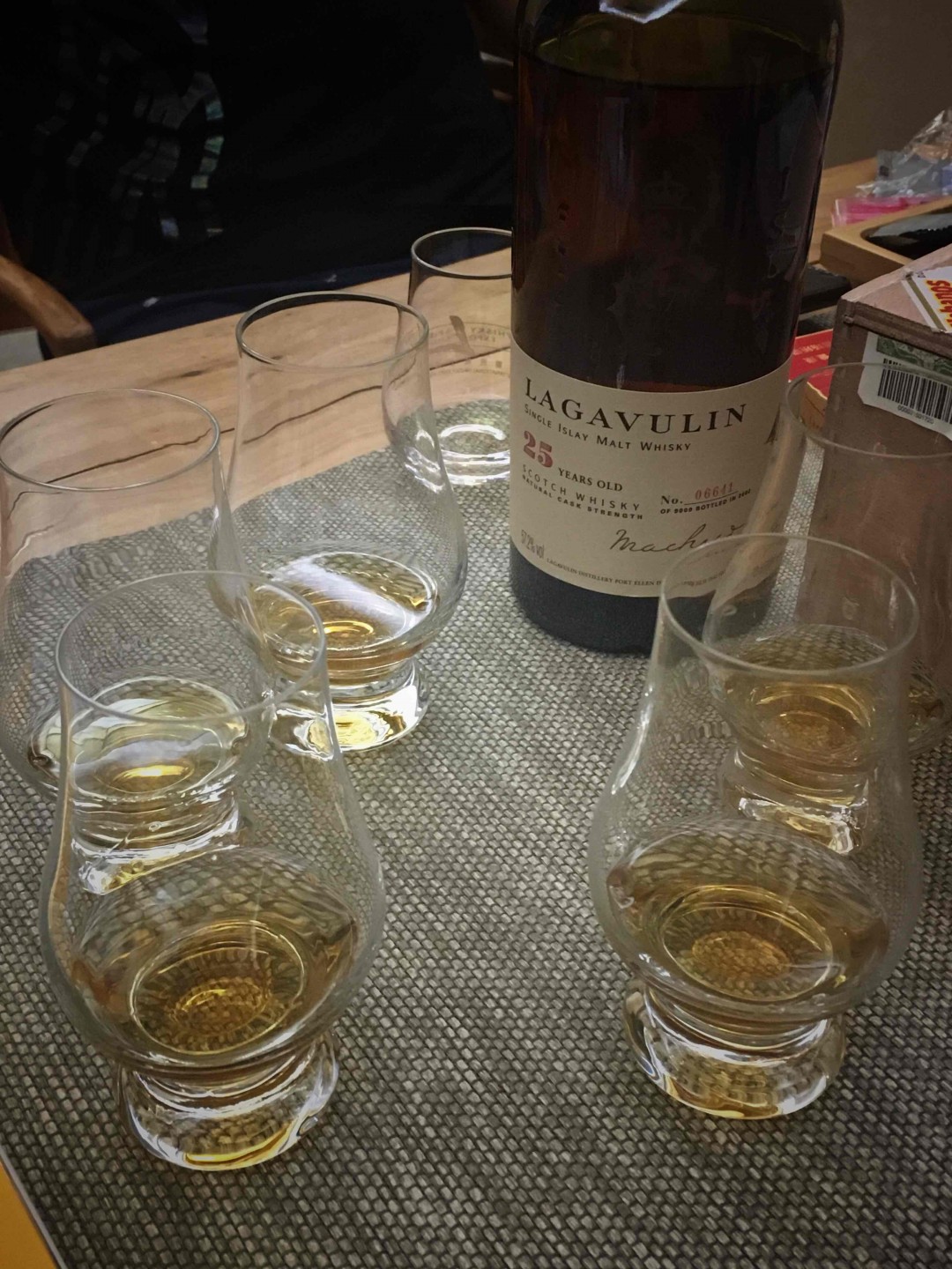 品饮lagavulin2002年装瓶25年原酒