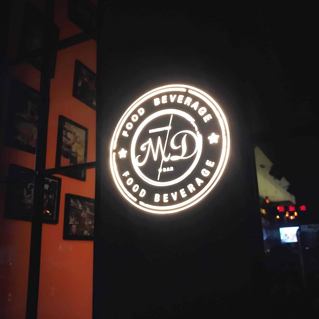 成都成都，约一个小酒馆…