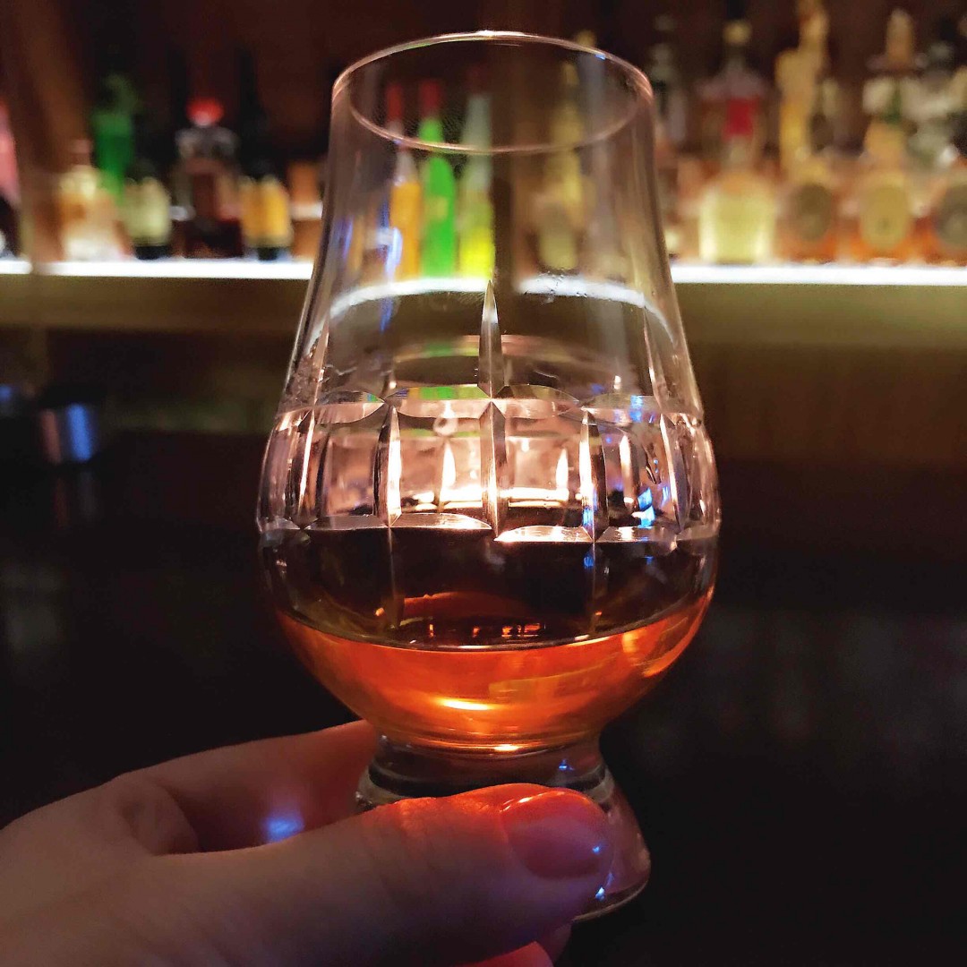 成都成都，约一个小酒馆…