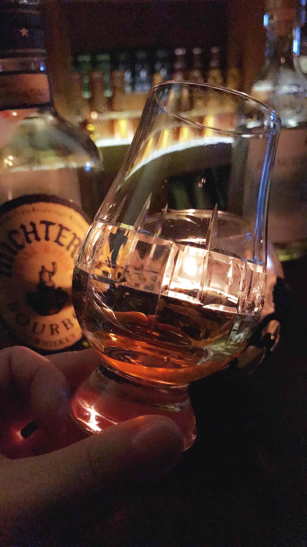 成都成都，约一个小酒馆…