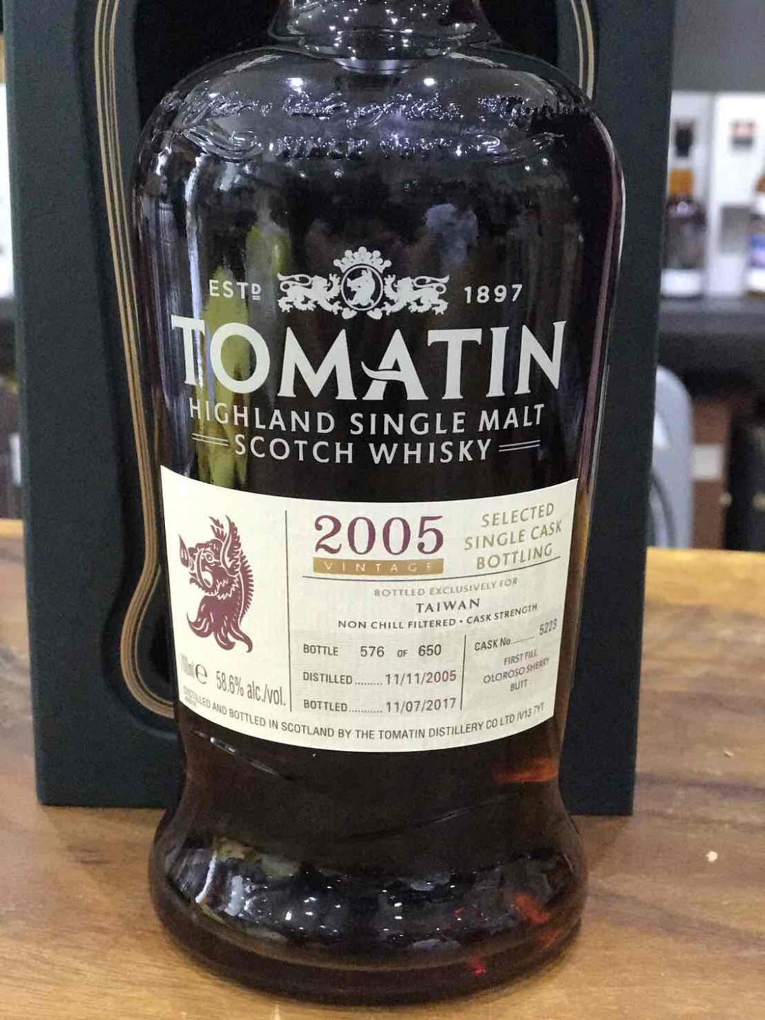 脱光时来干掉它吧。1111光棍节入桶。TOMATIN 2005. 初次雪莉桶。黑噜噜的！！重雪莉
