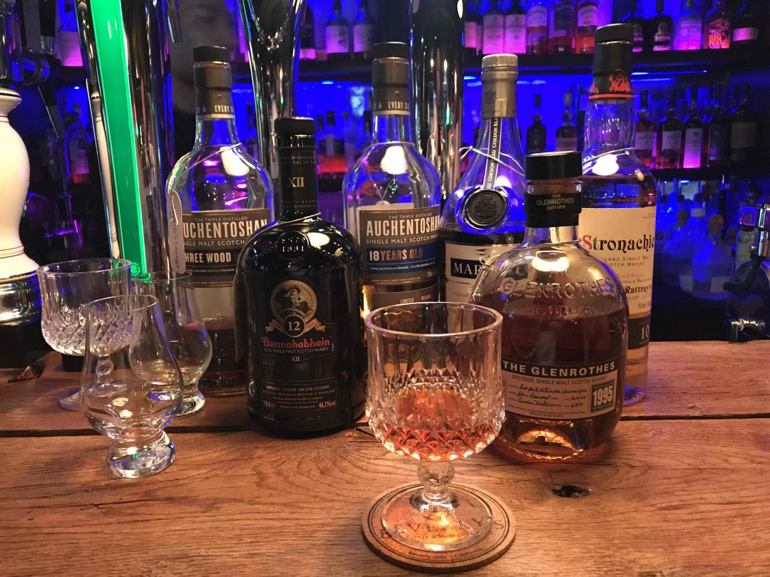 昨夜的酒还在肚子里吗