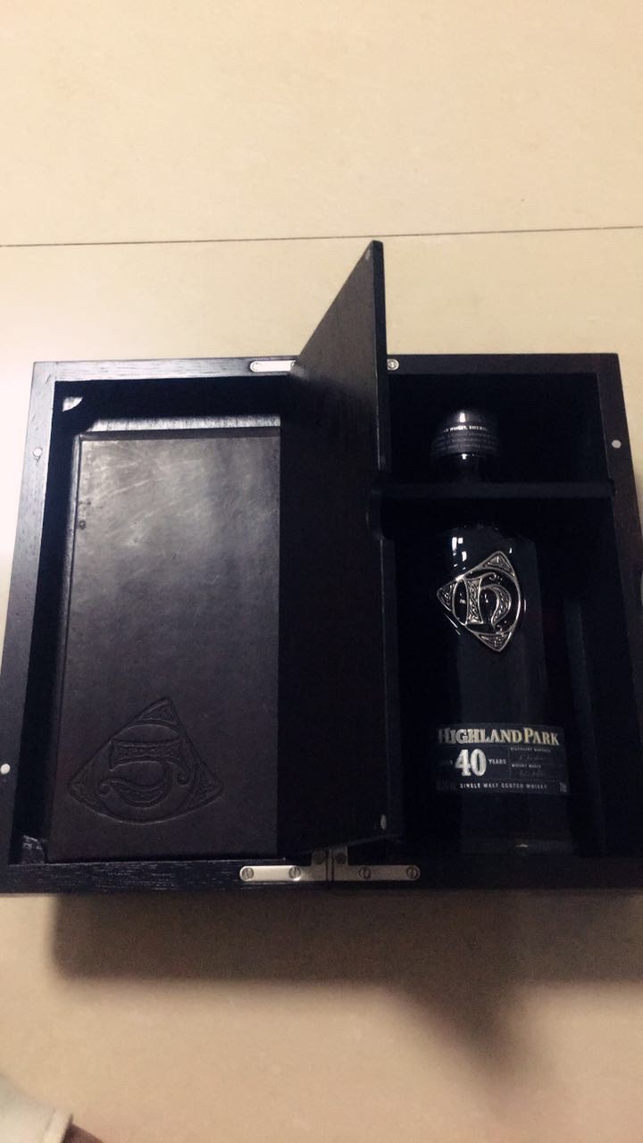 威士忌是应个景，主要是收到干邑比较开心