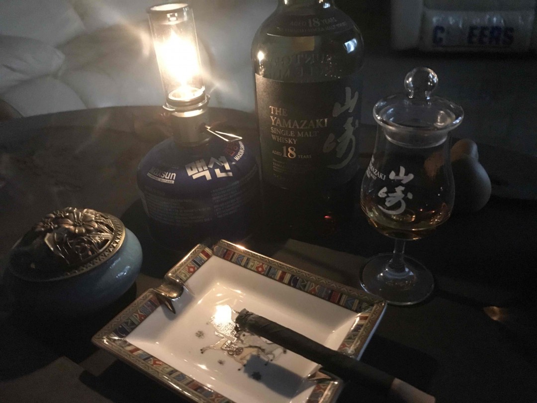 威士忌与雪茄绝配