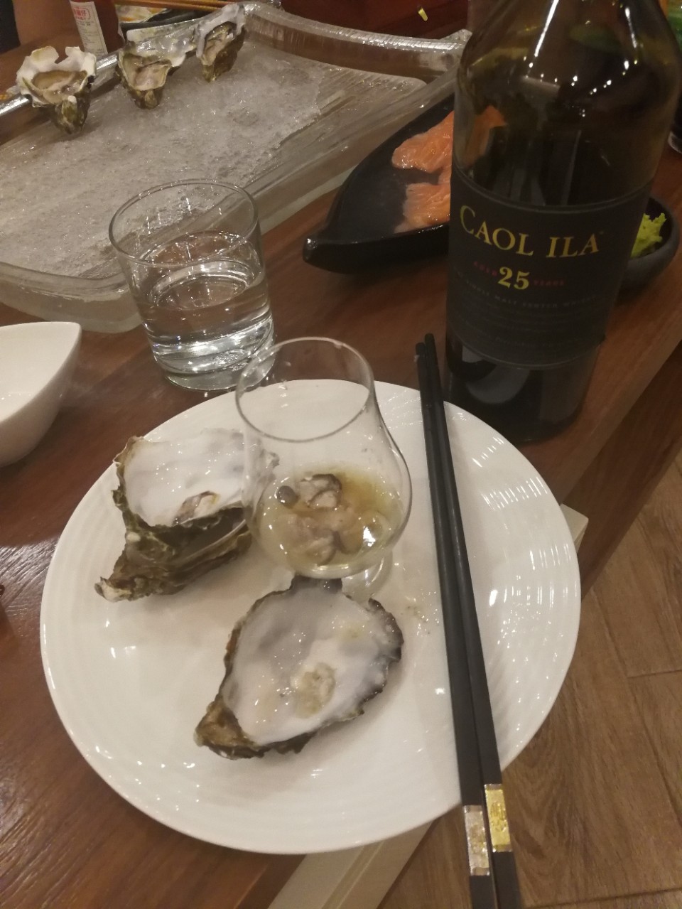 喝艾蕾岛的酒，生蚝应该这样吃！绝赞！