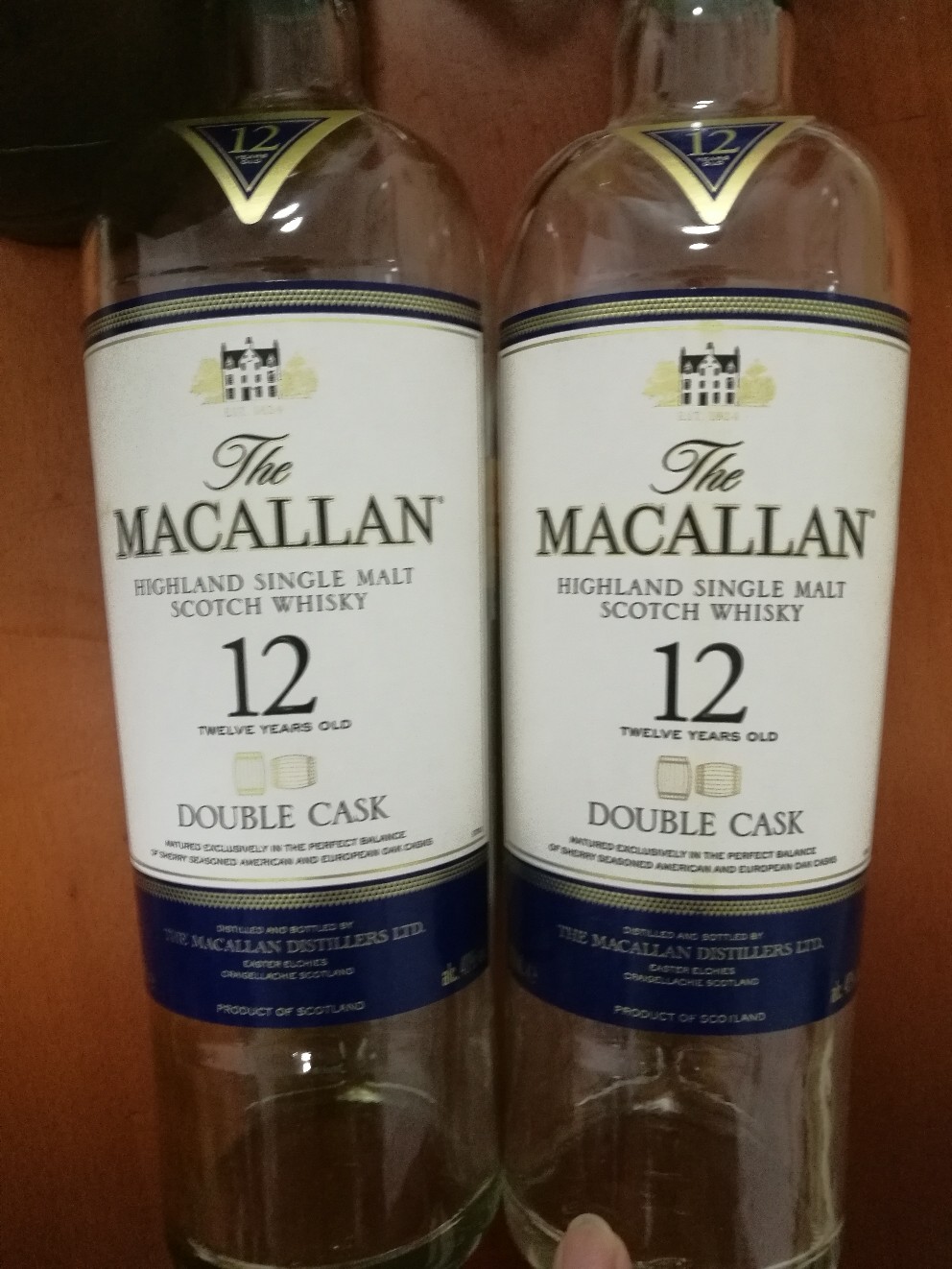 喝完才发现两支后标不一样，难道一支是假的？美国有雪莉桶的？