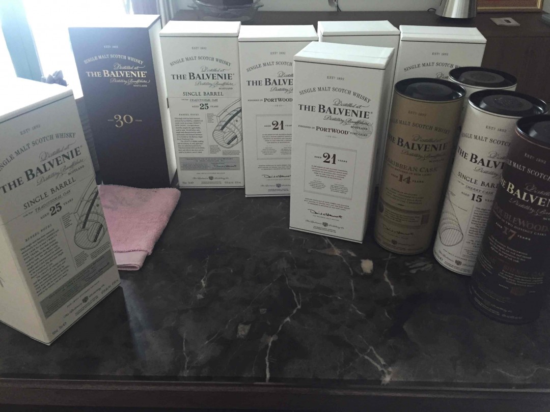 做个小调查，各位入坑的第一瓶威士忌是？（这是水帖，国庆反正没处去，呆家里混酒虫^.^）