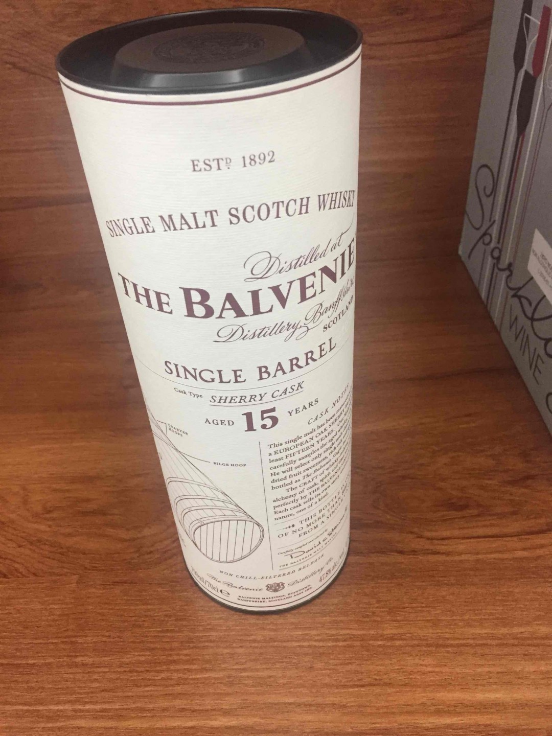 做个小调查，各位入坑的第一瓶威士忌是？（这是水帖，国庆反正没处去，呆家里混酒虫^.^）