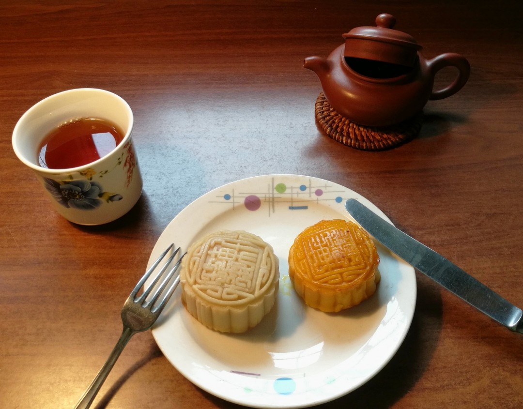祝大家中秋节快乐！多吃月饼👍