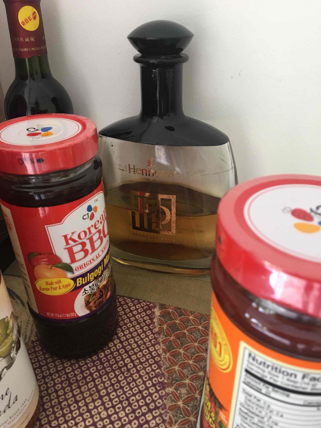 厨房角落发现不知什么时候喝剩下的