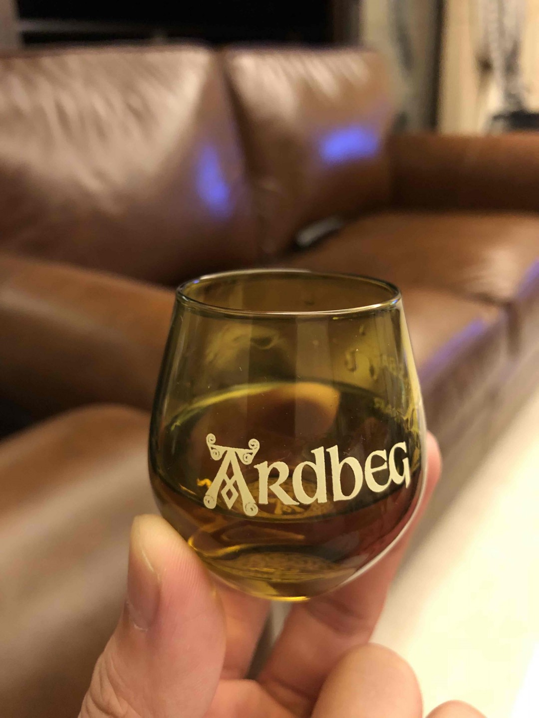 乌云密布的追月夜...还是对酒当歌比较合适些吧……