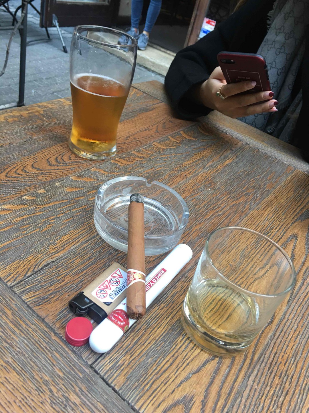 溜达累了 路边歇会儿