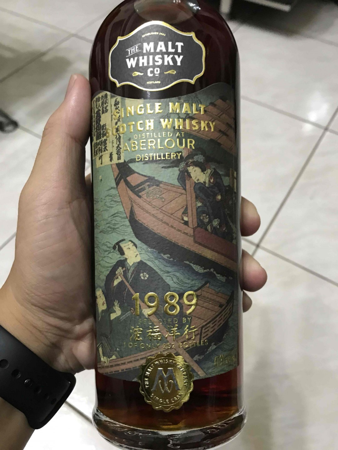 浤福洋行 极黑浮世绘系列 亚伯乐 1989/2017 黑噜噜的，尾韵的果香，还有老酒的长韵一直在口中 一杯一杯。