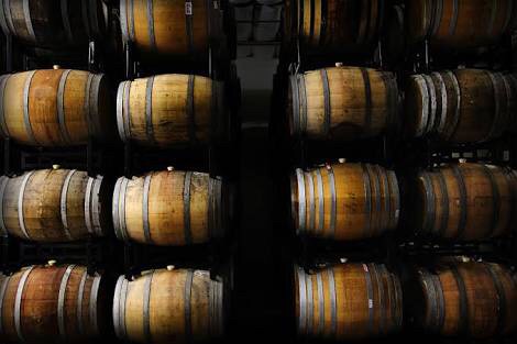 波本桶里酿制而成的美国加州手工啤酒，三款帝国世涛18%-20%酒精度，好喝还尼玛可以一直存着，太尼玛喜欢了。国内这三款太能找了就是你去加州都不一定收的到👊🏿👊🏿👊🏿