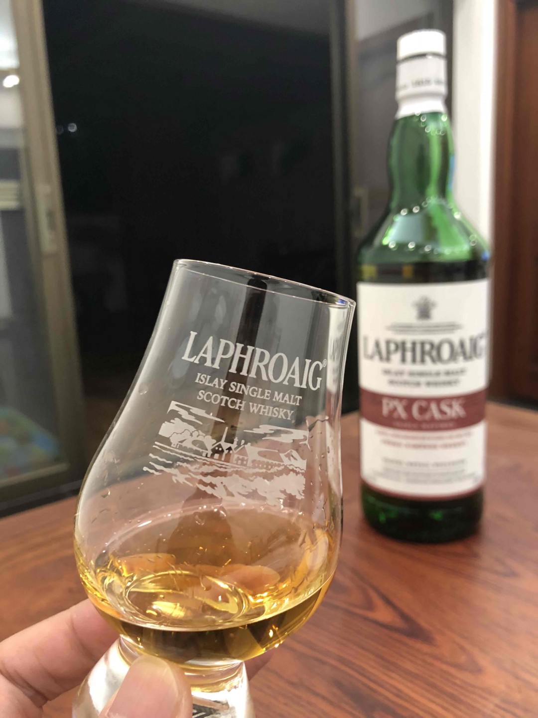 泥煤味之中，还是最爱laphroaig……