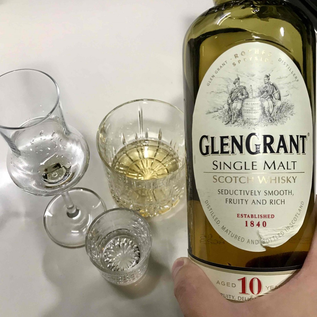 🥃买一个坑，喝一个坑，倒起，端起。
