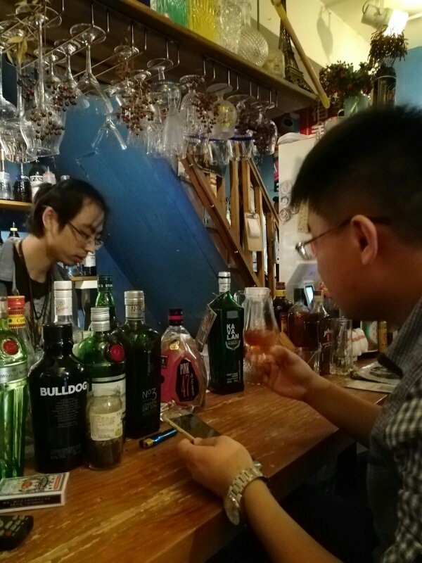 自黑<img src='https://sdata.whiskyworm.com/xcxpics/emoji_21.png' class='emoji' />