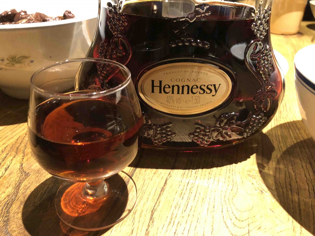 湖南菜配洋酒，棒！