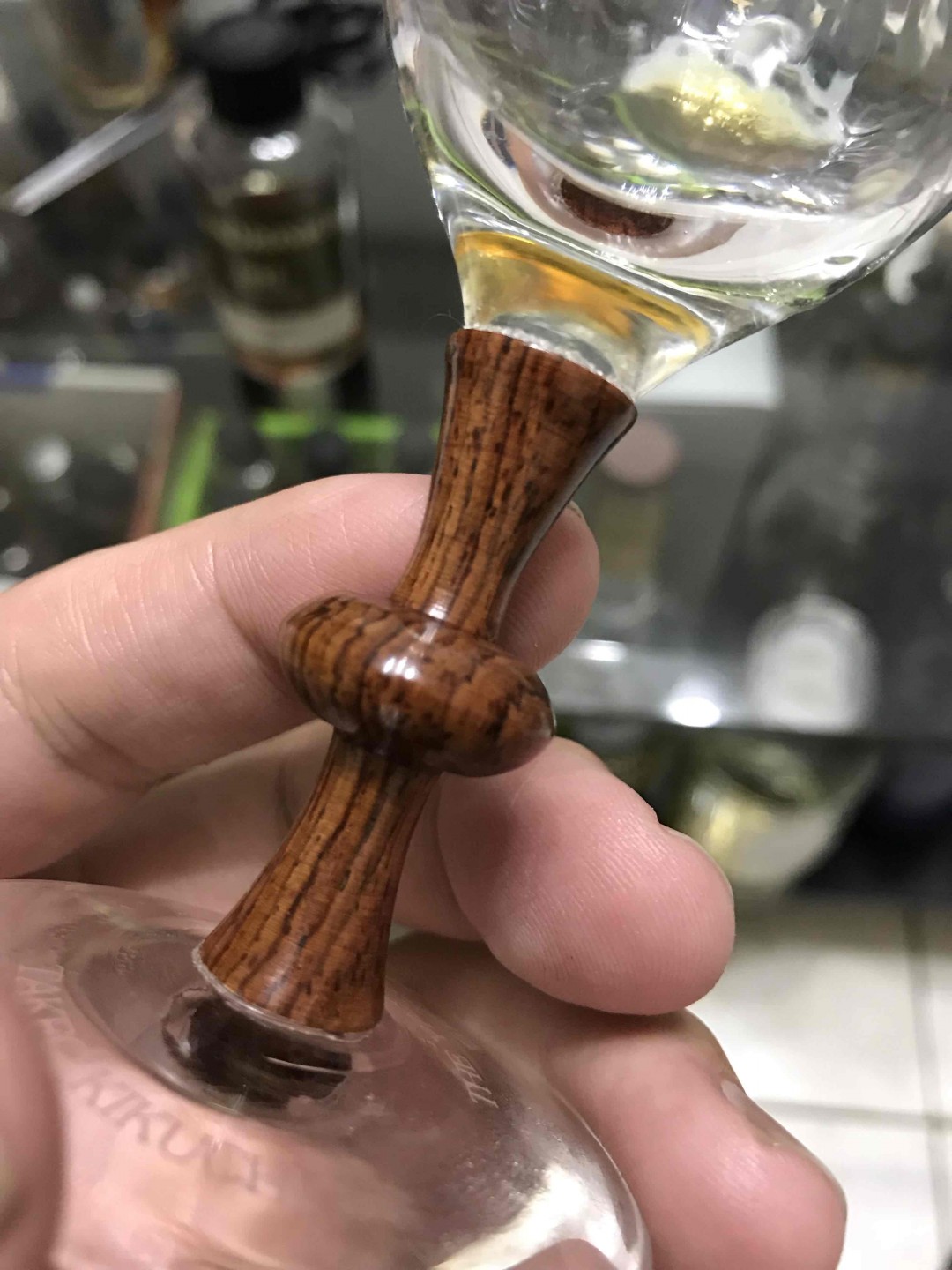 品的是艺术，菊池武夫‘改，期待很久的原木杯梗改造工程终于完成。收到成品时真的又惊又喜。漫长等待是值得的。喝威的感觉都提升了。是精品也是艺术品。