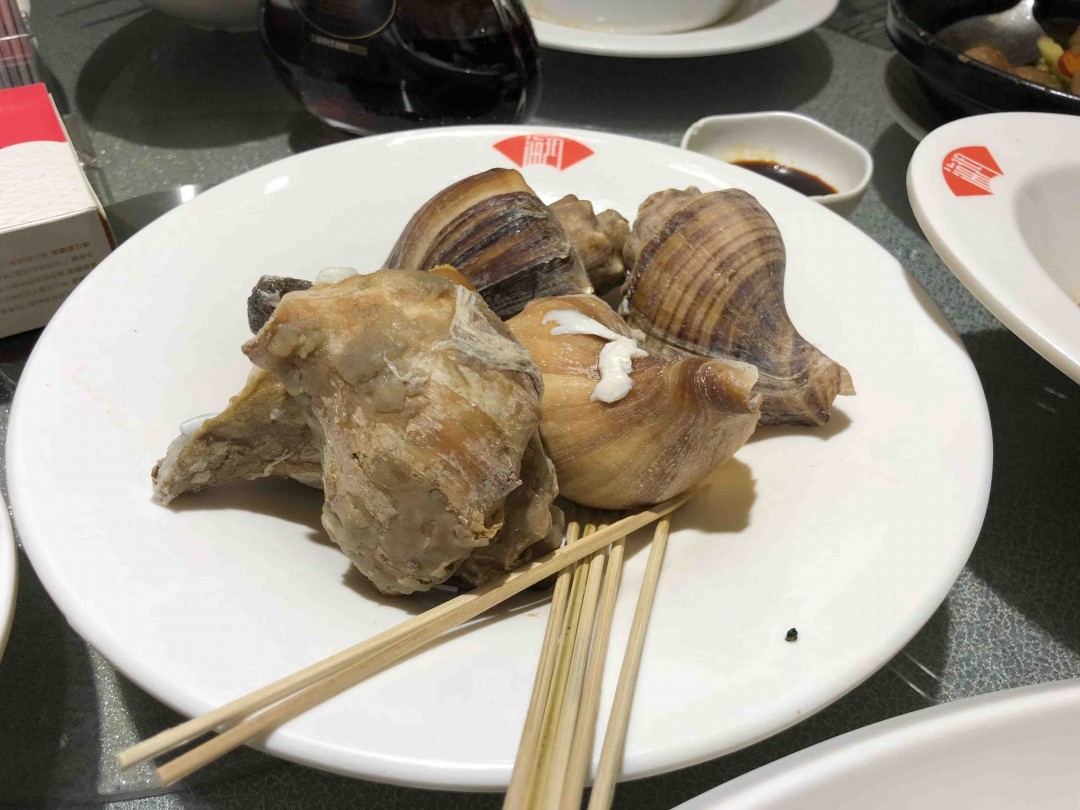 今晚带了几个口粮硬逼白兰地朋友尝试。