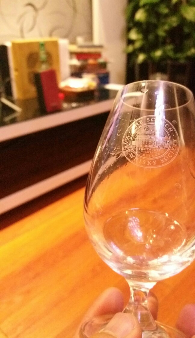 协会酒正式进入大陆了 我这个老版本协会品鉴杯会不会有点稀有