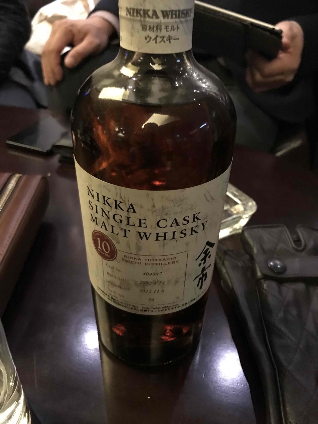 6个人，5瓶全干掉