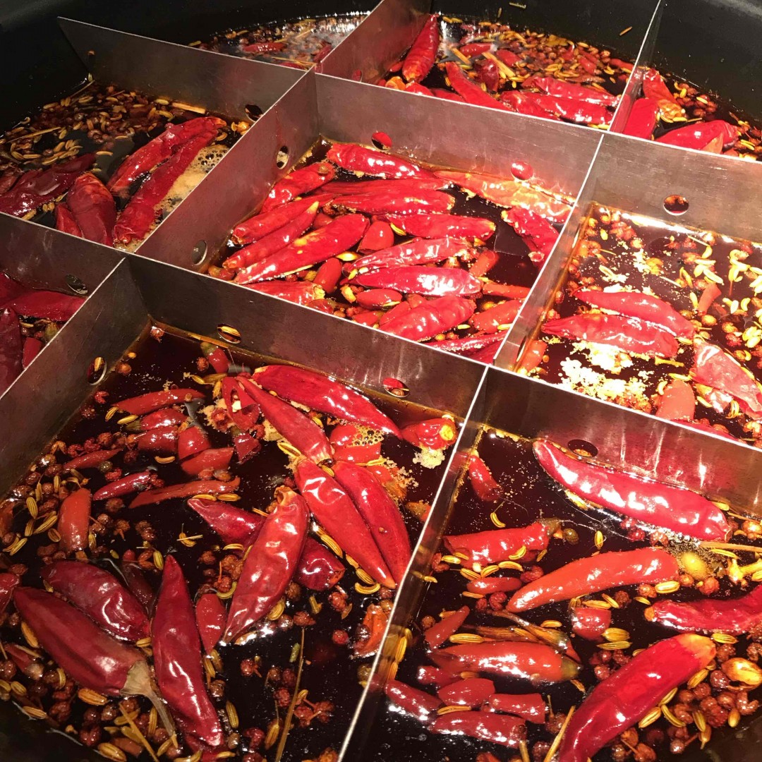 请问吃中餐（偏辣偏油）喝哪些威比较搭？