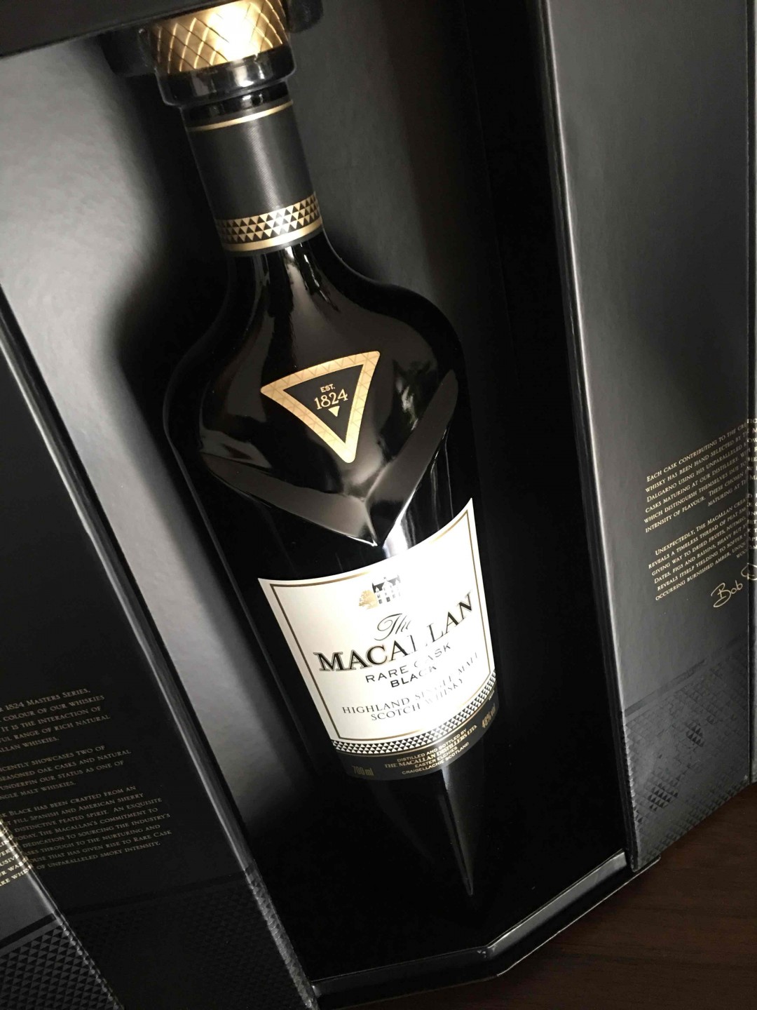 媳妇儿出差回来还给带了礼物🎁<img src='https://sdata.whiskyworm.com/xcxpics/emoji_29.png' class='emoji' /><img src='https://sdata.whiskyworm.com/xcxpics/emoji_29.png' class='emoji' /><img src='https://sdata.whiskyworm.com/xcxpics/emoji_30.png' class='emoji' />