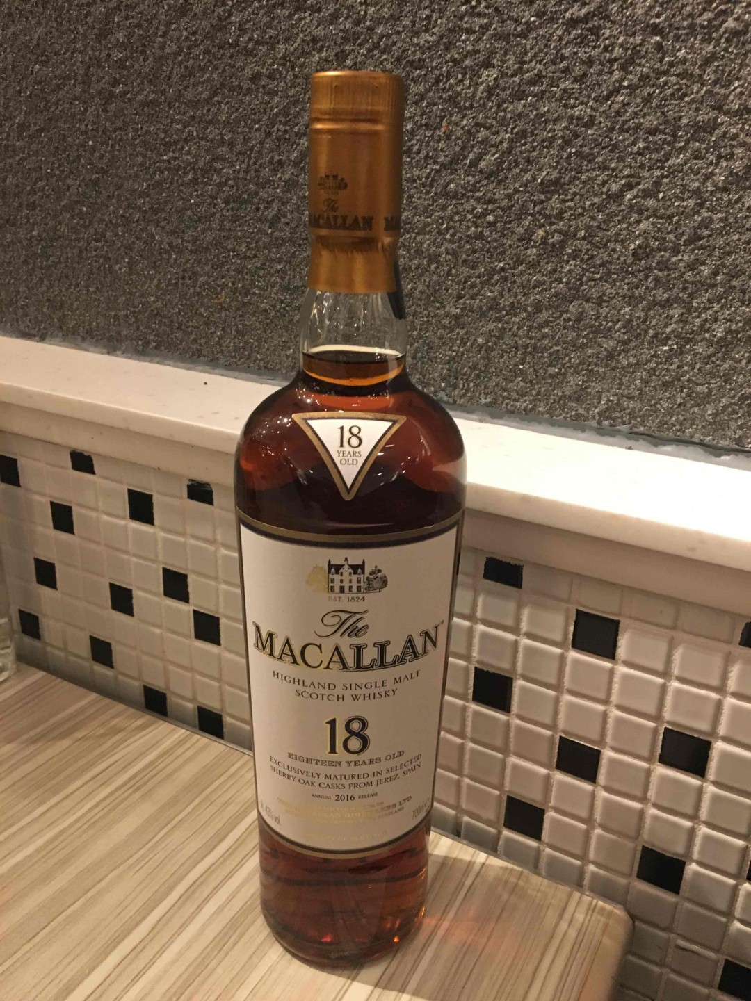 18年MACALLAN<img src='https://sdata.whiskyworm.com/xcxpics/emoji_80.png' class='emoji' /><img src='https://sdata.whiskyworm.com/xcxpics/emoji_80.png' class='emoji' /><img src='https://sdata.whiskyworm.com/xcxpics/emoji_80.png' class='emoji' />