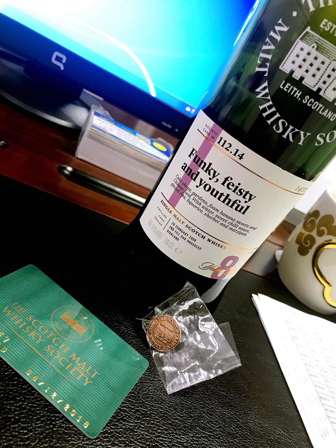 可能想证明自己属于年轻而活泼的而买了这一瓶<img src='https://sdata.whiskyworm.com/xcxpics/emoji_21.png' class='emoji' /> ps:恭喜自己成为有卡有纽扣有组织的人了！