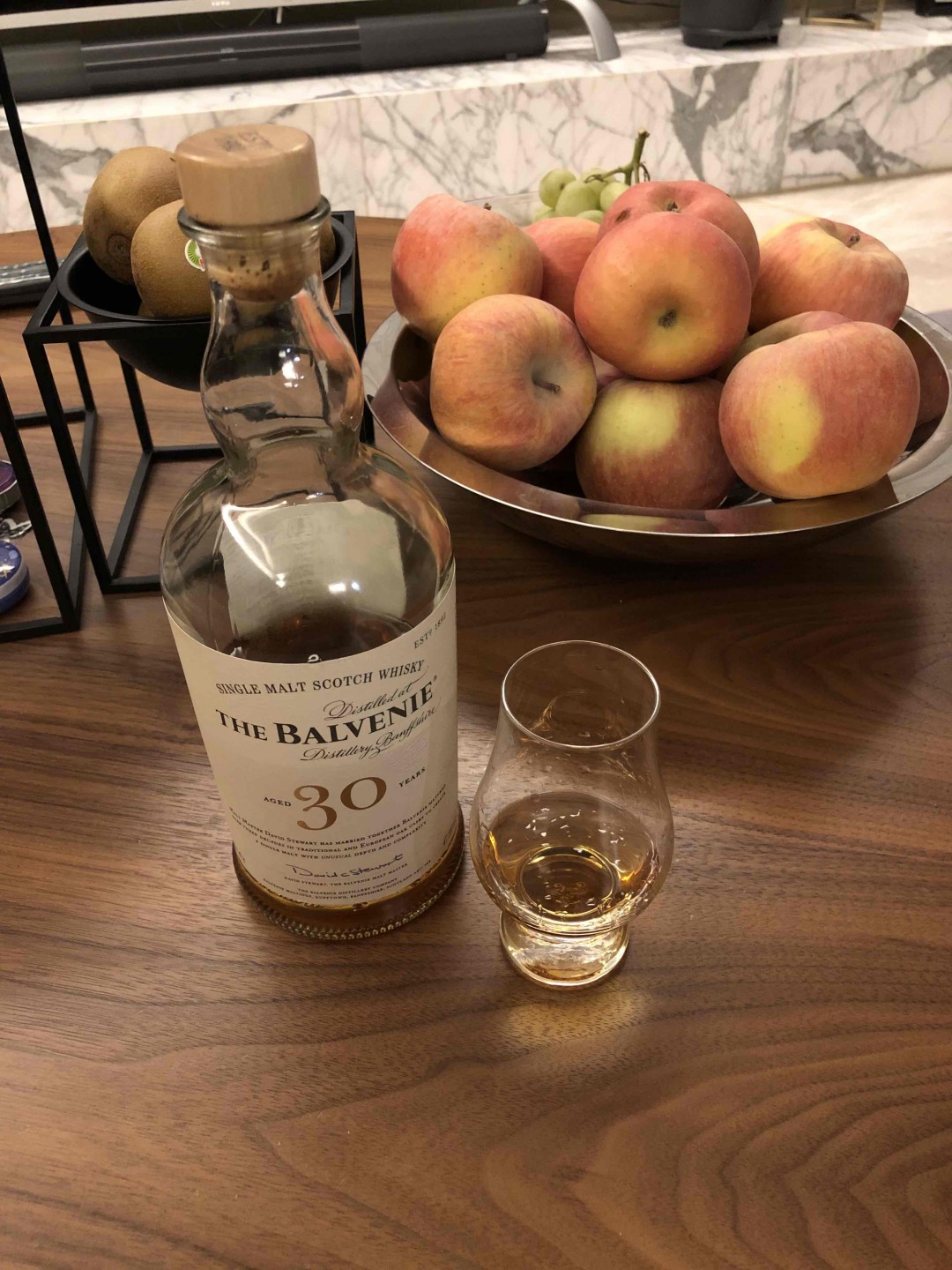 酒友们有没有感觉到：越是到了冬天，越是离不开威士忌？