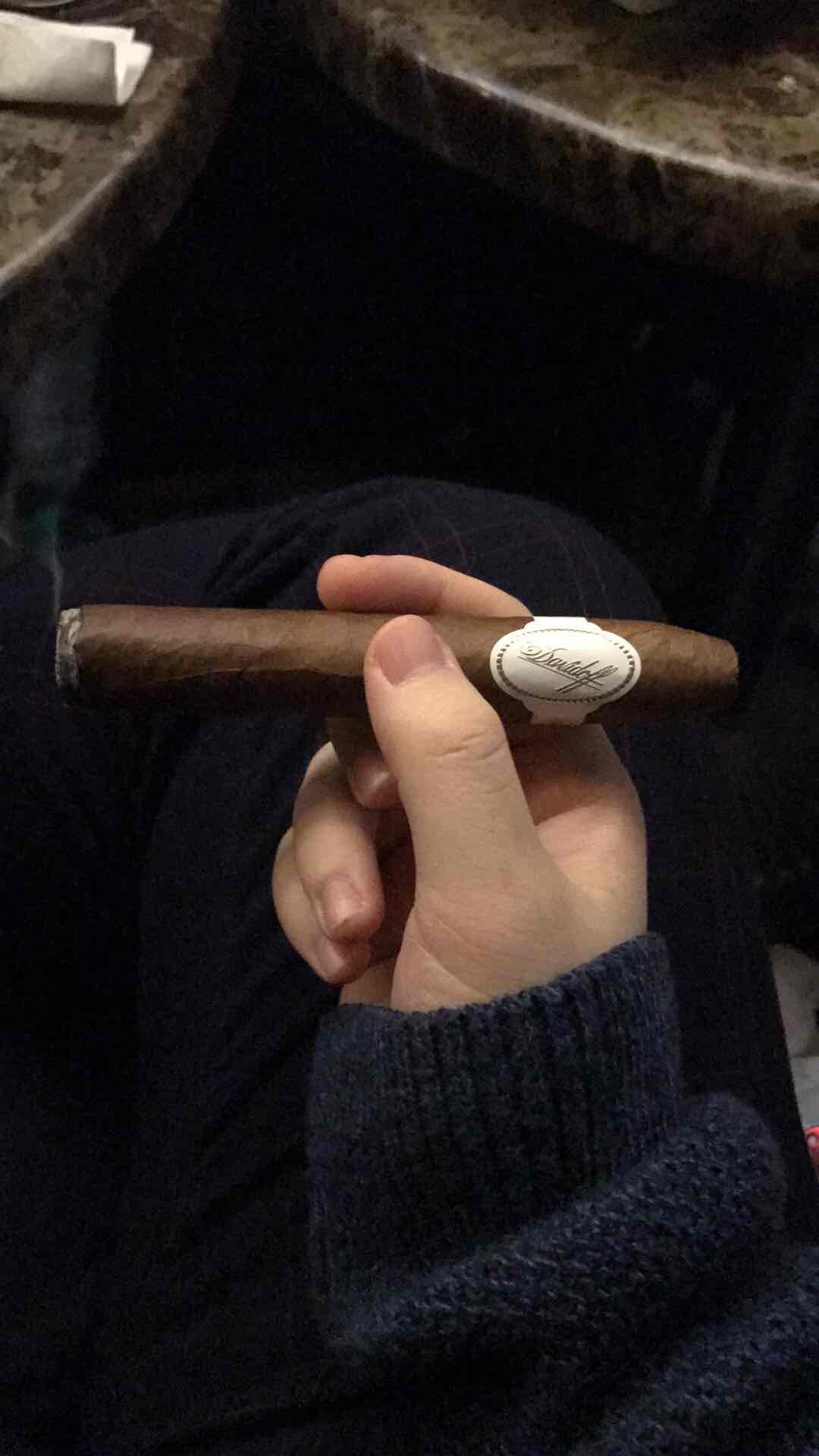 今晚抽的 发现酒虫茄友还是不少的<img src='https://sdata.whiskyworm.com/xcxpics/emoji_14.png' class='emoji' />