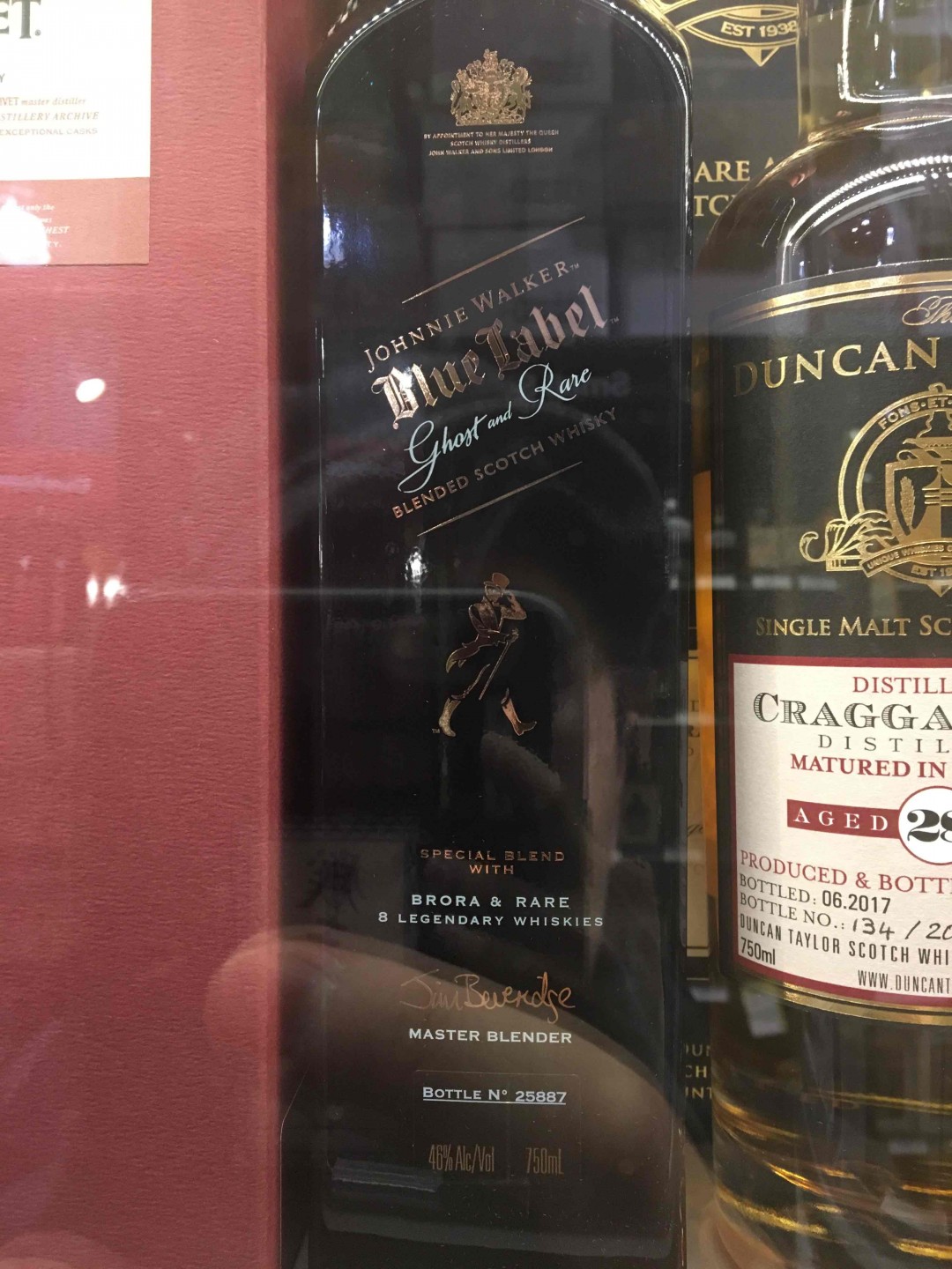 有人尝过这款吗？用了8个酒厂的酒，其中包括3家关门的，其中最著名的是大猫<img src='https://sdata.whiskyworm.com/xcxpics/emoji_3.png' class='emoji' />。评分不低呀，不顾价格也不低<img src='https://sdata.whiskyworm.com/xcxpics/emoji_10.png' class='emoji' />