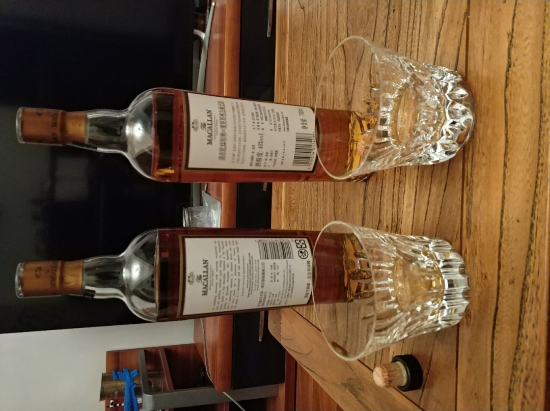 今晚对比深浅色麦卡伦12