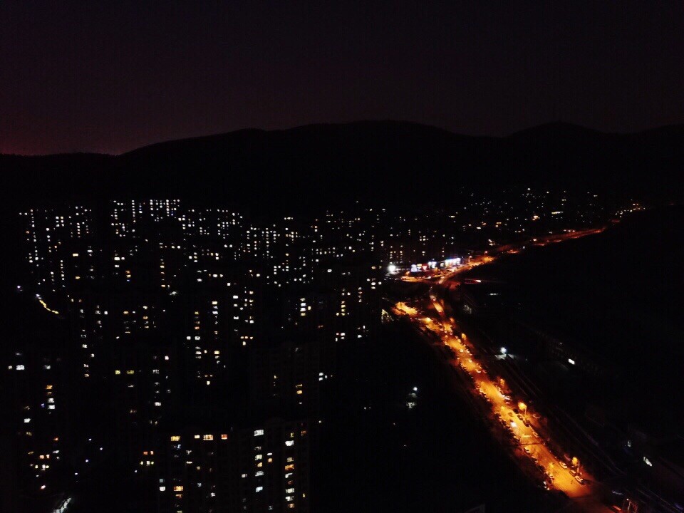 今天用大疆御拍了几张。然后回家喝酒。