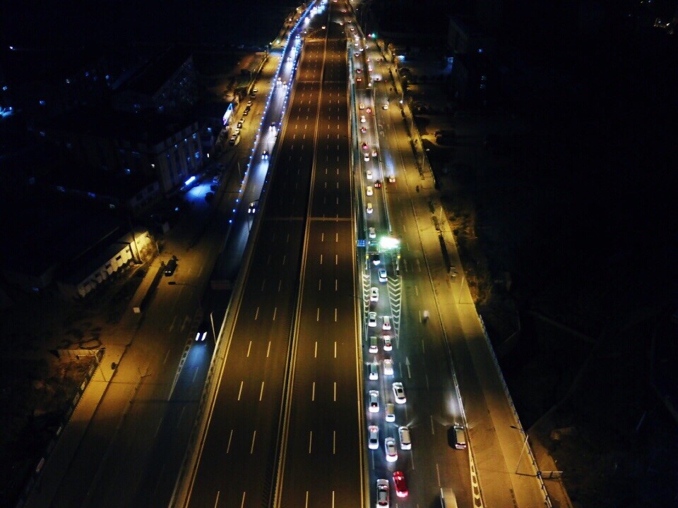 今天用大疆御拍了几张。然后回家喝酒。
