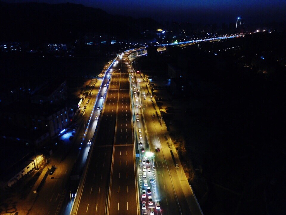 今天用大疆御拍了几张。然后回家喝酒。