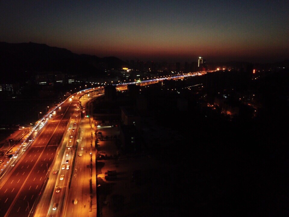 今天用大疆御拍了几张。然后回家喝酒。