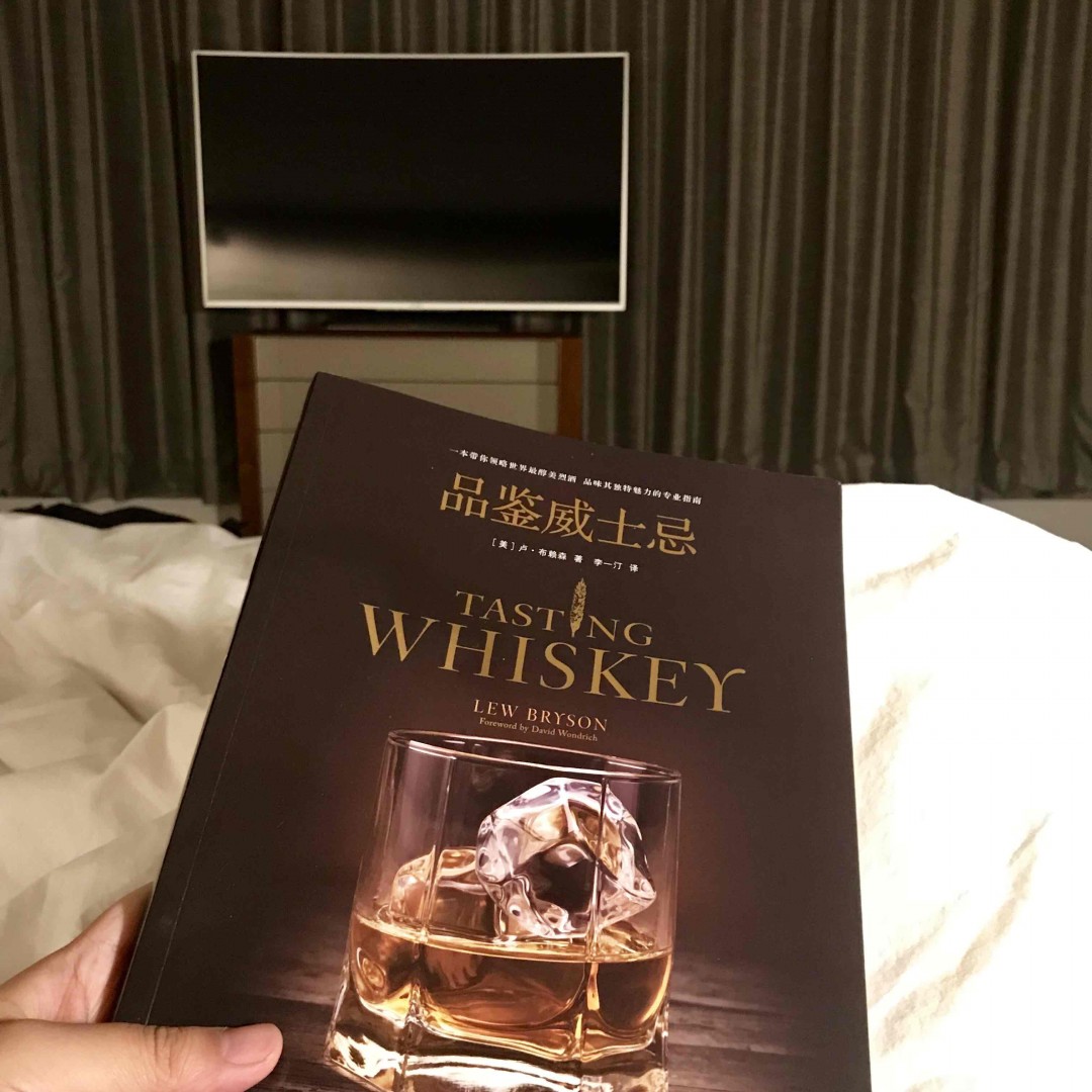 手不释卷📖