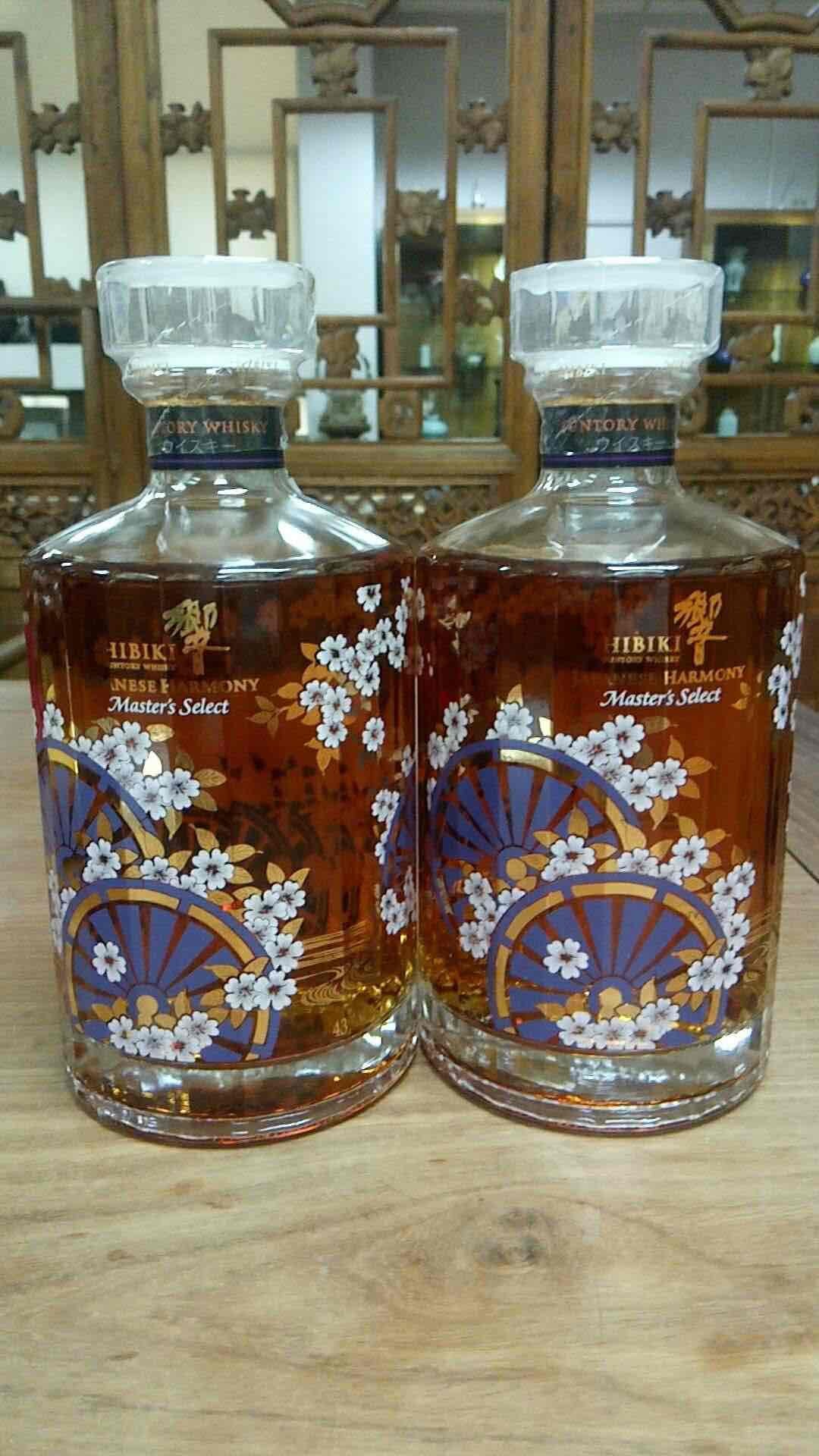 再找几个印花的！<img src='https://sdata.whiskyworm.com/xcxpics/emoji_5.png' class='emoji' />