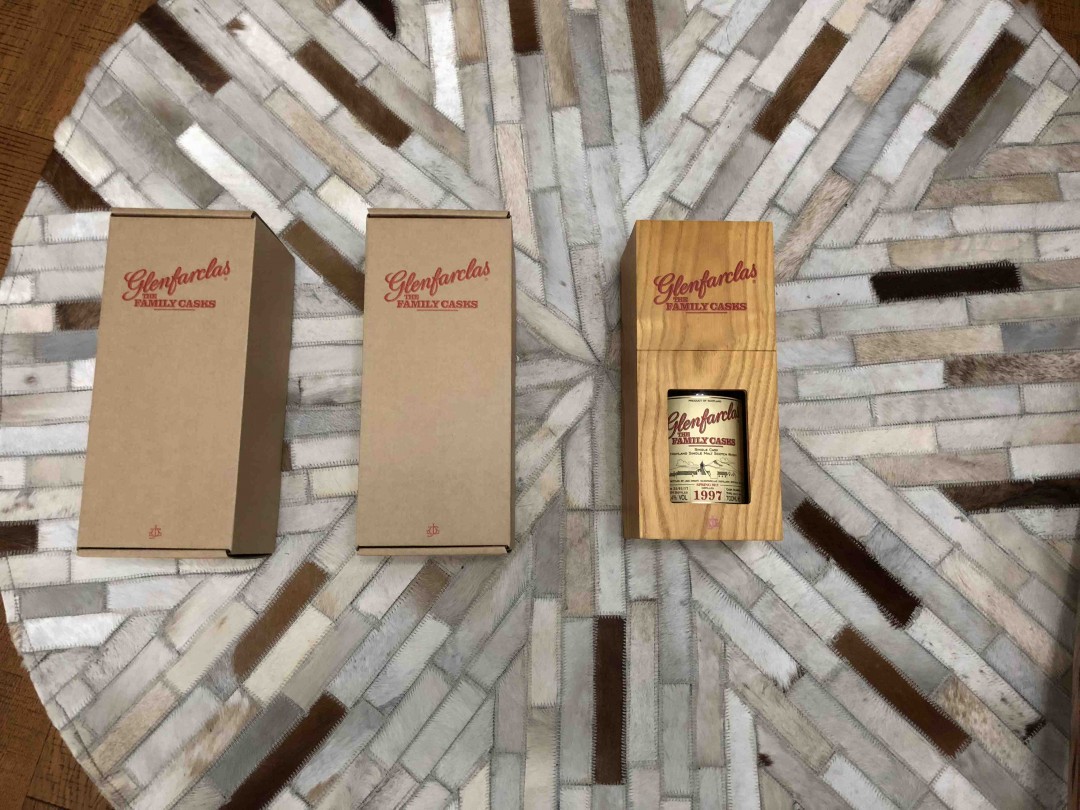 新到一批酒，还是花格好看。