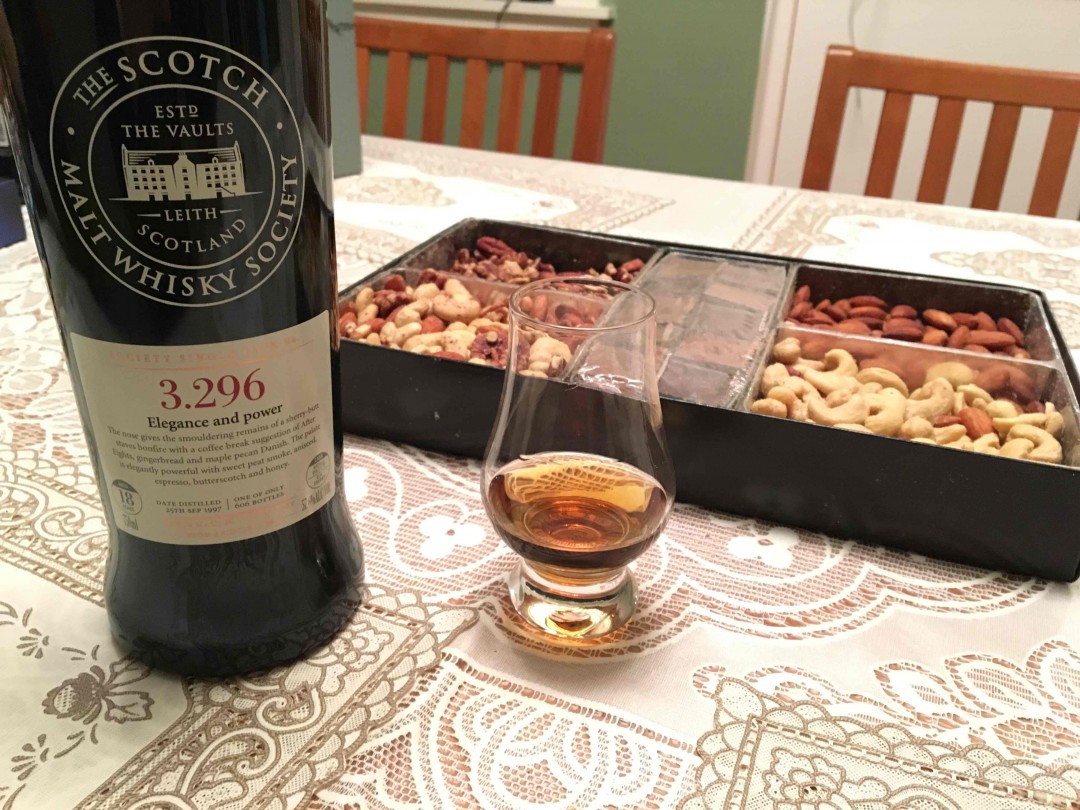 圣诞夜，开瓶好酒. 协会 3.296， 18年，单桶，57.6%， 雪梨桶 颜色：琥珀色 香味：典型的烟熏雪梨。还有淡淡的咖啡味 口感：很柔和，但马上一股爆发 余味：一丝八角味道和蜜香 相当不错，让我马上想到恶魔桶第二版。