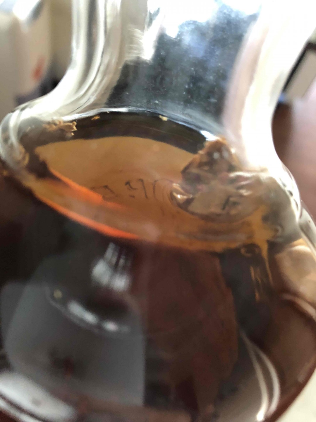 刚入手一支海鸥版波摩，酒塞断里面了，咋个办办呢<img src='https://sdata.whiskyworm.com/xcxpics/emoji_6.png' class='emoji' />