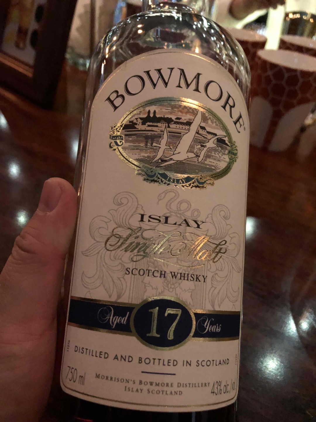 刚入手一支海鸥版波摩，酒塞断里面了，咋个办办呢<img src='https://sdata.whiskyworm.com/xcxpics/emoji_6.png' class='emoji' />