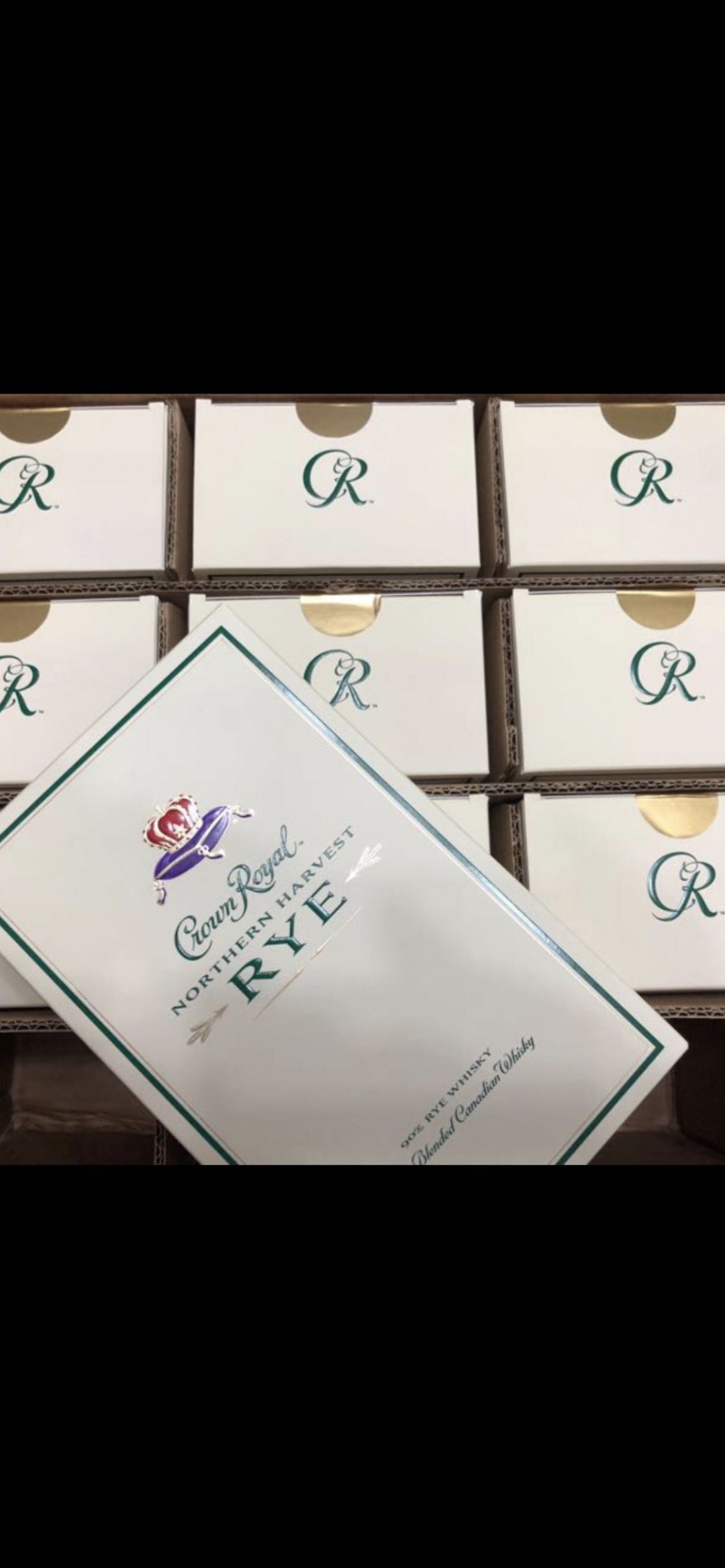 經過看到這酒就懷念了那香氣😍 就買下來預備過節普飲了，真價廉物美😍👍👍👍先放在一角