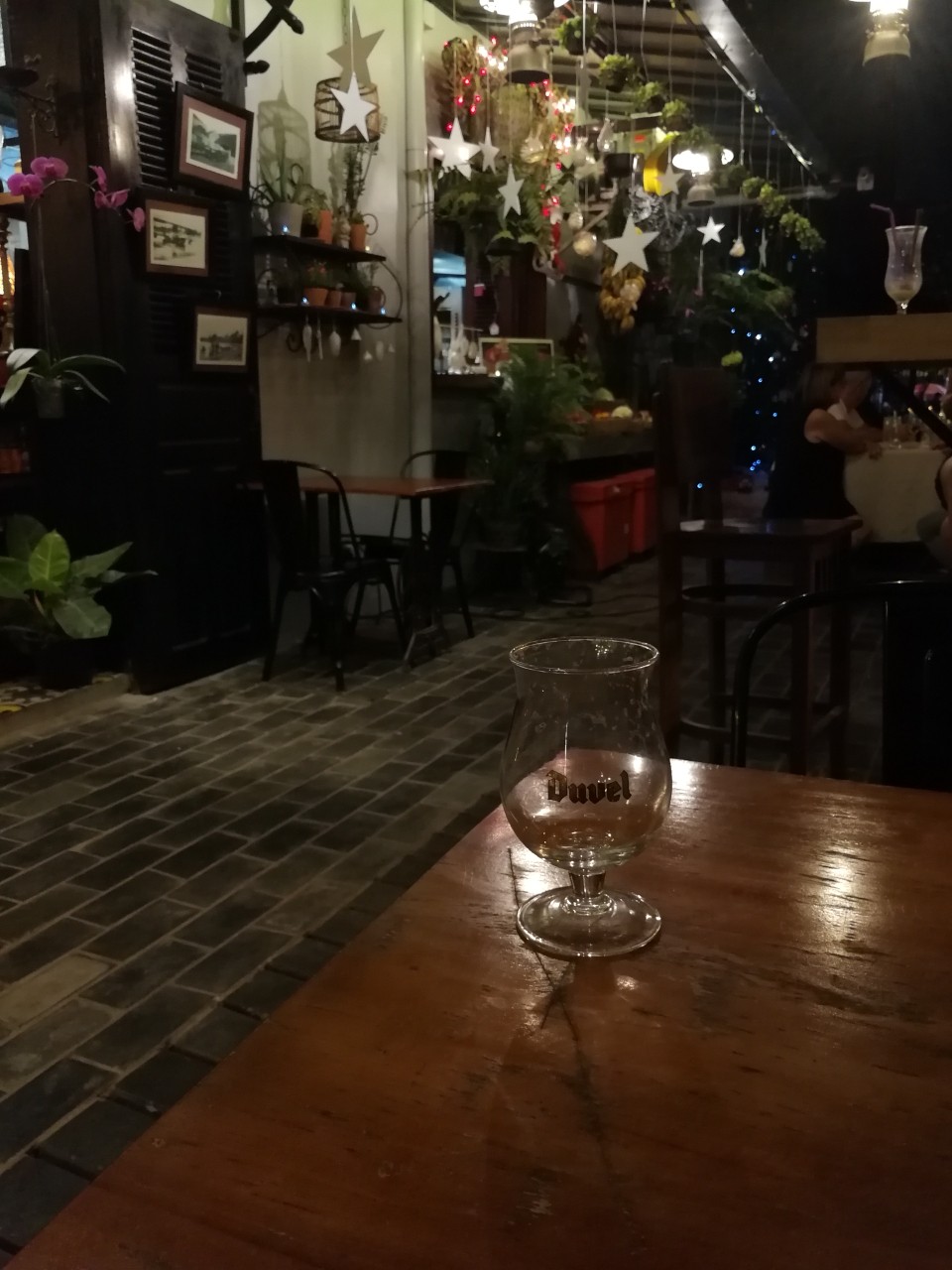 能找到的最好的啤酒了，居然有原厂杯子😆