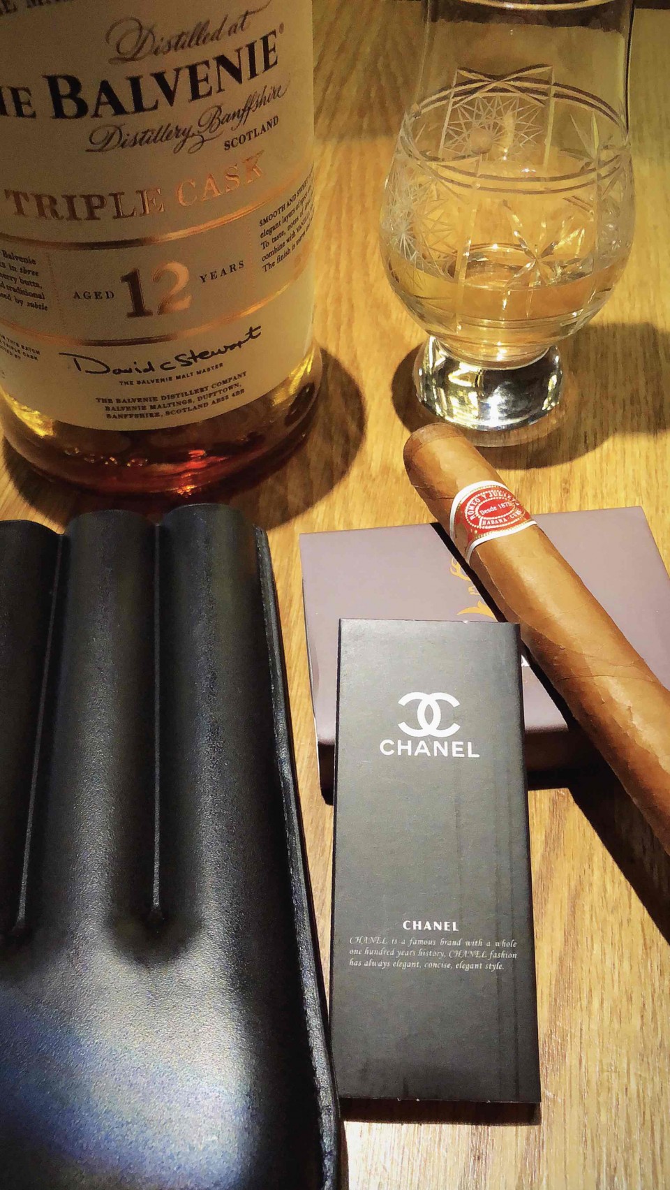 买了雪茄，根本放不进去～～ 我讨厌赠品！ 😂