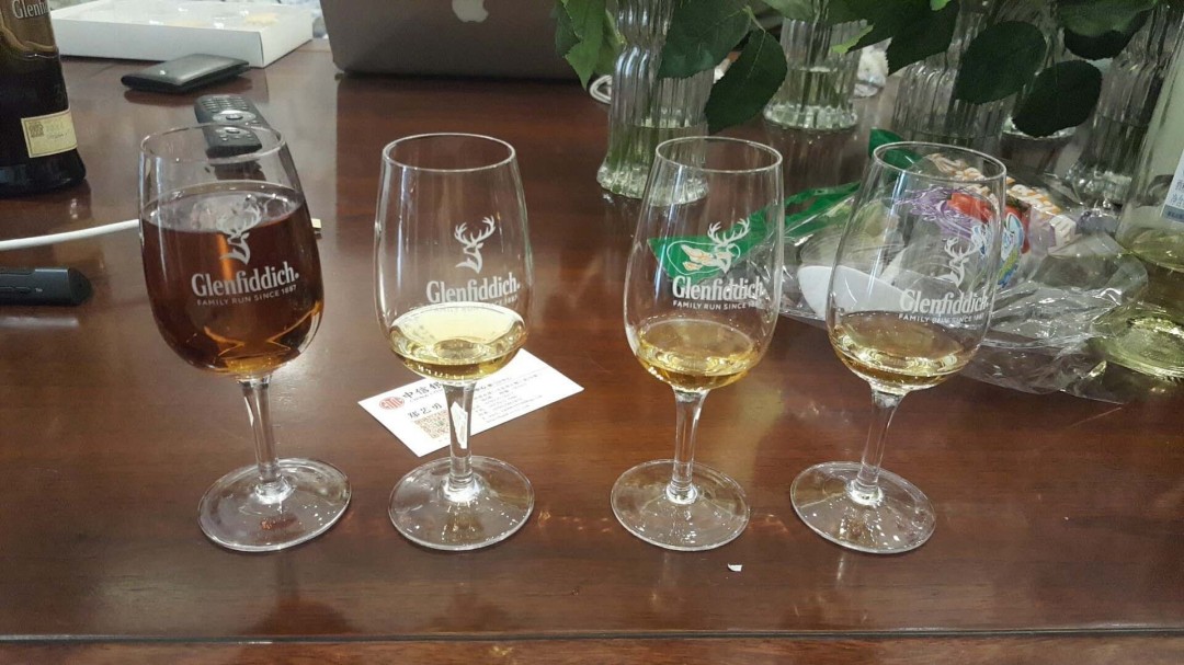 用一只酒让2017随风