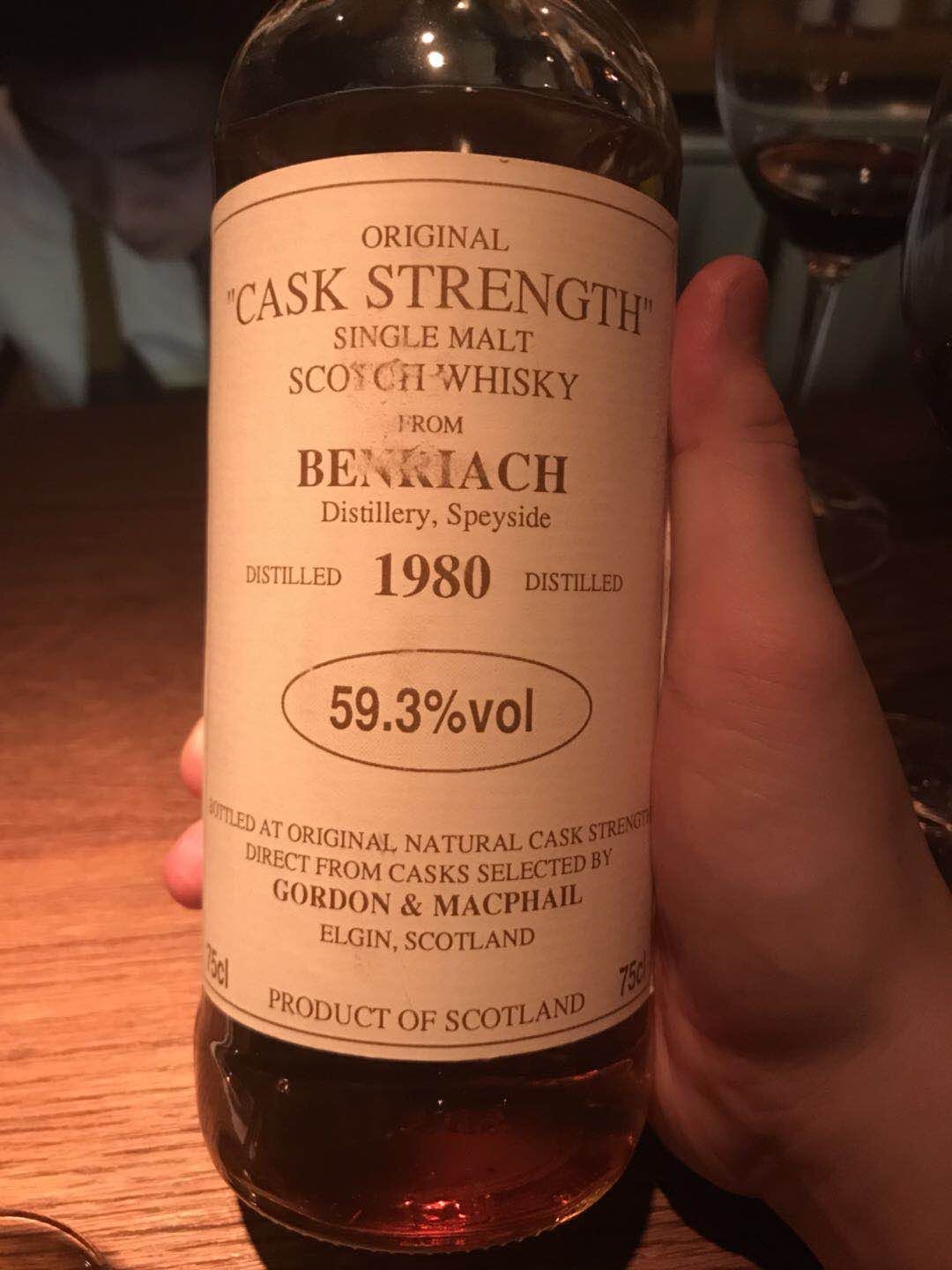 不知道是运气好还是不好，一开始喝威士忌就喝这些，但是真的忘记味道了；现在多看酒虫网酒评，多体会，开了瓶酒虫网的springbank cask strength，是自己喜欢的味道。