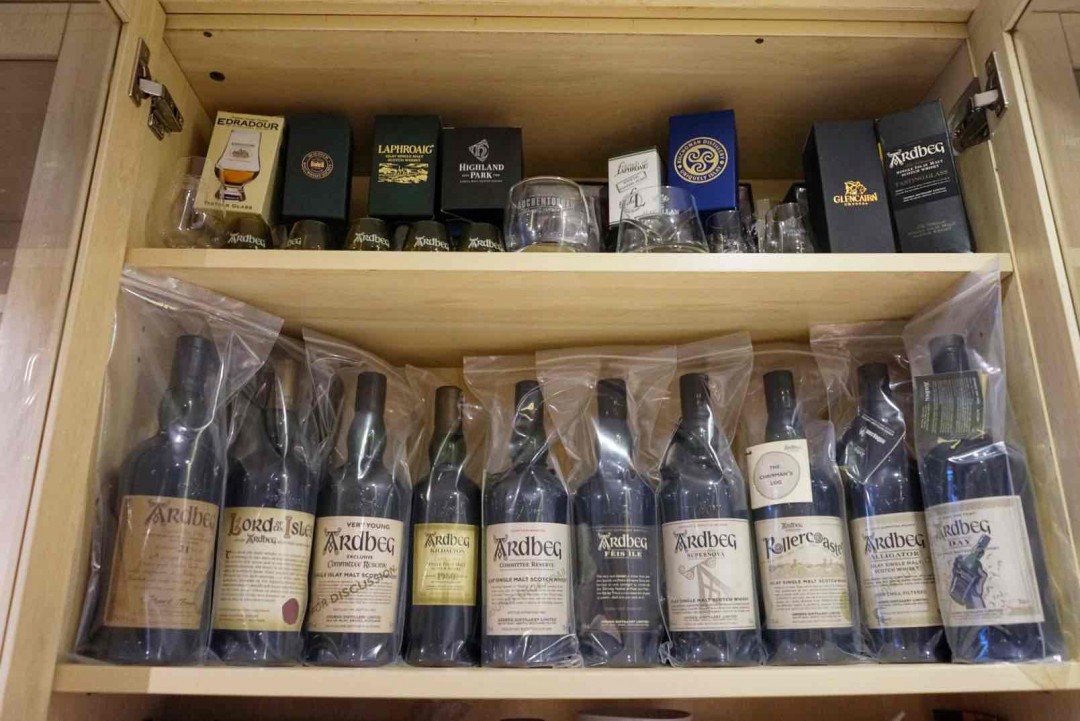 ardbeg白标算是差不多凑齐了